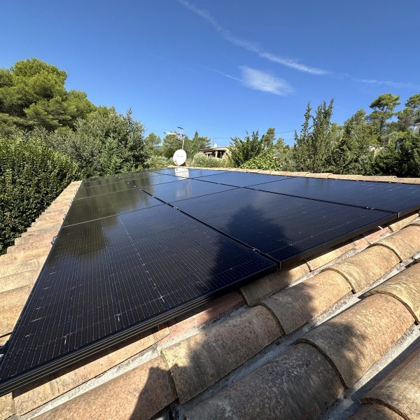 Installation panneaux photovoltaiques Villelaure 84530 haute garonne
