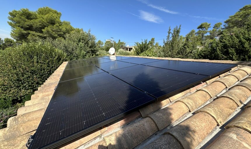Installation panneaux photovoltaiques Villelaure 84530 haute garonne
